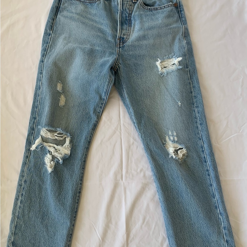 Authentic #3496 Levi's premium Women's Distressed - Levi’s button fly - W27 L26